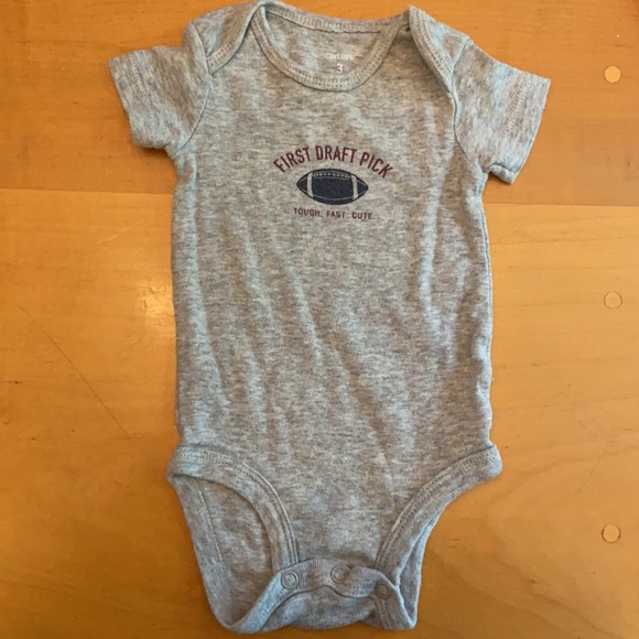 Carter’s “Hunk” Double Set Bundle - Picture 2 of 12